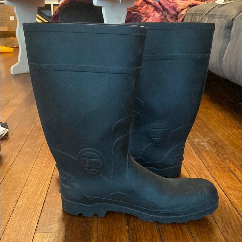 Black Waterproof Steel Toe Slip Resistant Boots size 12